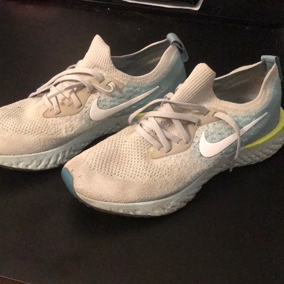 Nike shoes - Picture 1 of 5